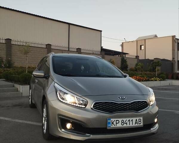 Серый Киа Сид, объемом двигателя 1.58 л и пробегом 182 тыс. км за 11650 $, фото 17 на Automoto.ua