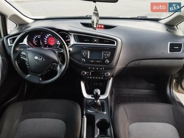 Серый Киа Сид, объемом двигателя 1.58 л и пробегом 182 тыс. км за 11650 $, фото 38 на Automoto.ua
