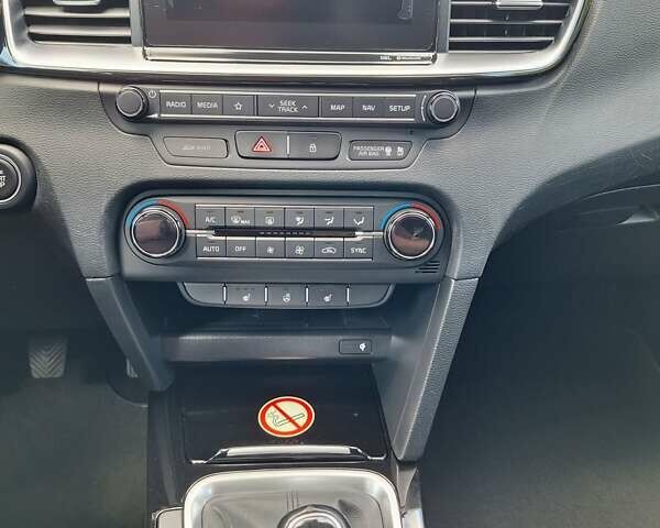 Серый Киа Сид, объемом двигателя 1.4 л и пробегом 220 тыс. км за 13800 $, фото 25 на Automoto.ua