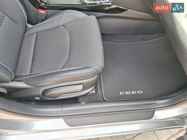 Серый Киа Сид, объемом двигателя 1.4 л и пробегом 220 тыс. км за 13800 $, фото 38 на Automoto.ua