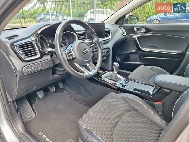 Серый Киа Сид, объемом двигателя 1.4 л и пробегом 220 тыс. км за 13800 $, фото 18 на Automoto.ua