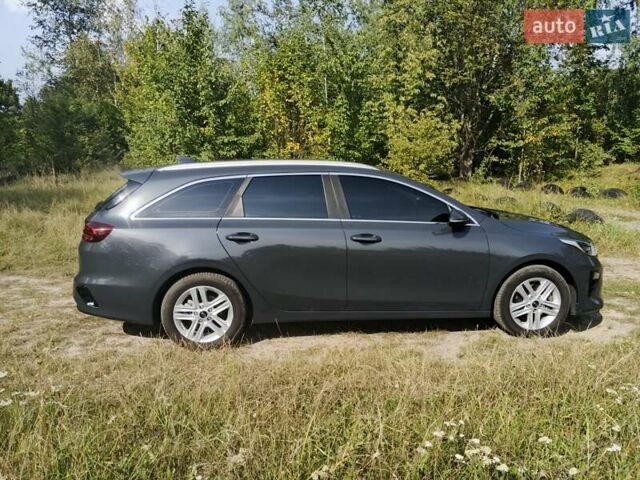 Серый Киа Сид, объемом двигателя 1.6 л и пробегом 200 тыс. км за 13500 $, фото 2 на Automoto.ua