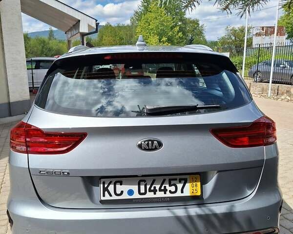 Серый Киа Сид, объемом двигателя 1.4 л и пробегом 220 тыс. км за 13800 $, фото 9 на Automoto.ua