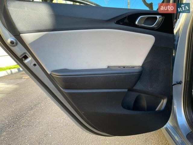 Серый Киа Сид, объемом двигателя 1.59 л и пробегом 70 тыс. км за 15900 $, фото 14 на Automoto.ua
