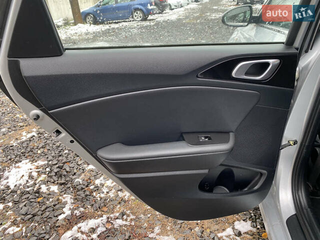 Серый Киа Сид, объемом двигателя 1.6 л и пробегом 261 тыс. км за 12700 $, фото 23 на Automoto.ua