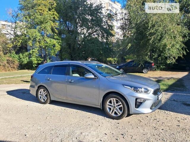 Киа Сид 2019 в Запорожье на Automoto.ua Серый Киа Сид, объемом двигателя 1.6 л и пробегом 136 тыс. км за 15500 $, фото 3 на Automoto.ua