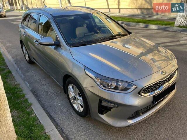 Серый Киа Сид, объемом двигателя 1.59 л и пробегом 70 тыс. км за 15900 $, фото 2 на Automoto.ua