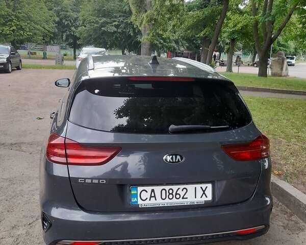 Серый Киа Сид, объемом двигателя 1.59 л и пробегом 189 тыс. км за 14100 $, фото 2 на Automoto.ua