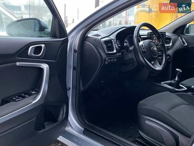 Сірий Кіа Сід, об'ємом двигуна 1.37 л та пробігом 87 тис. км за 12900 $, фото 8 на Automoto.ua