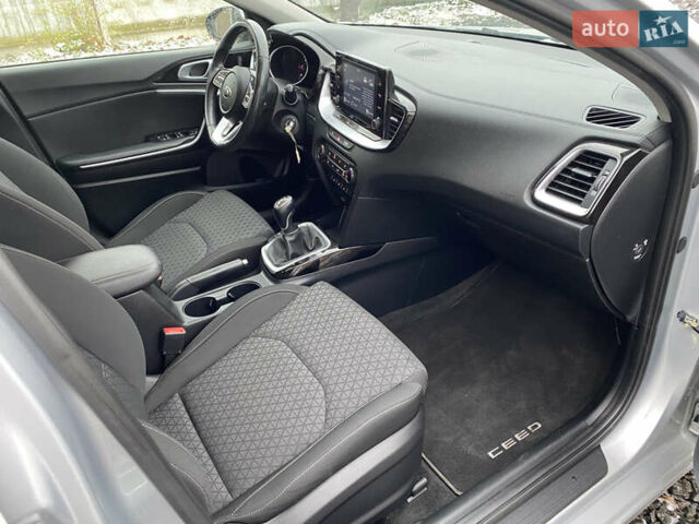 Серый Киа Сид, объемом двигателя 1.6 л и пробегом 261 тыс. км за 12700 $, фото 17 на Automoto.ua