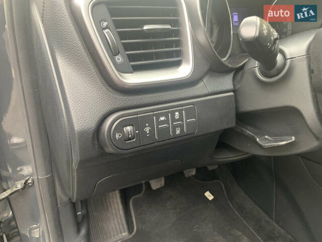 Серый Киа Сид, объемом двигателя 1.6 л и пробегом 143 тыс. км за 14999 $, фото 8 на Automoto.ua