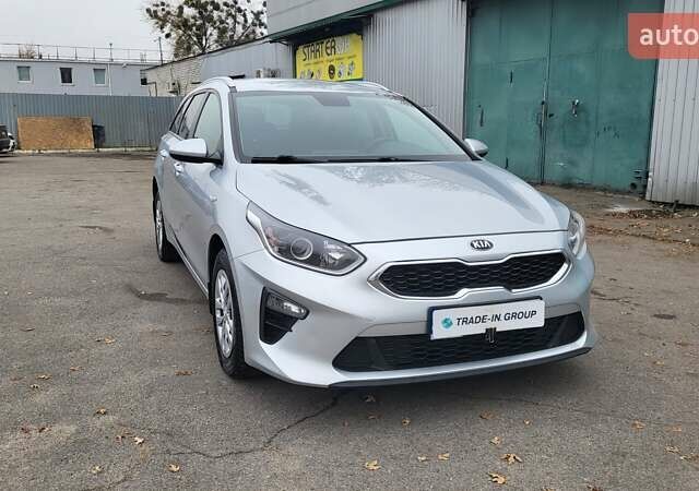 Серый Киа Сид, объемом двигателя 1.6 л и пробегом 198 тыс. км за 13500 $, фото 13 на Automoto.ua