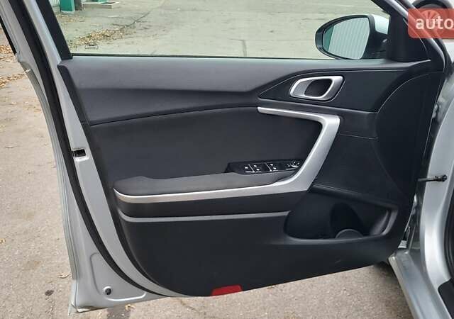 Серый Киа Сид, объемом двигателя 1.6 л и пробегом 198 тыс. км за 13500 $, фото 23 на Automoto.ua