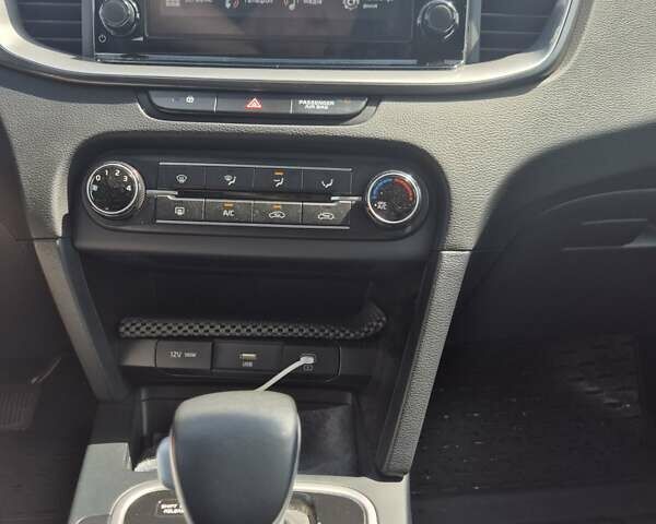 Серый Киа Сид, объемом двигателя 1.59 л и пробегом 17 тыс. км за 18200 $, фото 3 на Automoto.ua