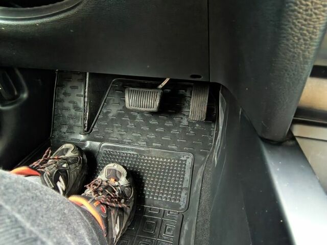 Серый Киа Сид, объемом двигателя 1.6 л и пробегом 26 тыс. км за 415 $, фото 7 на Automoto.ua