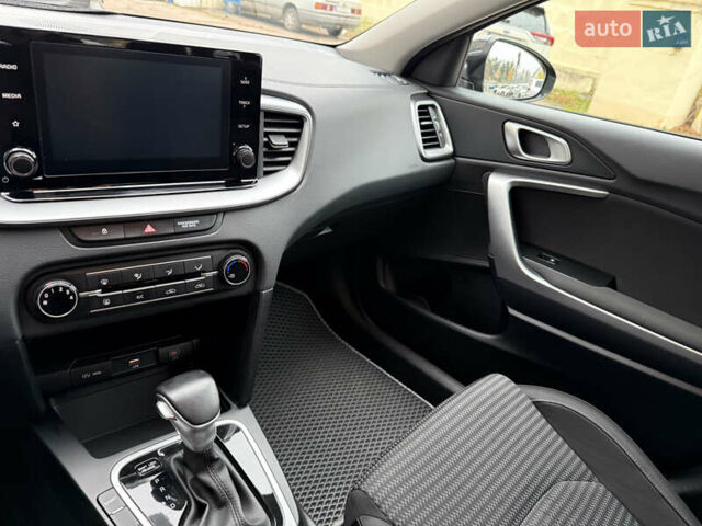 Серый Киа Сид, объемом двигателя 1.59 л и пробегом 29 тыс. км за 18200 $, фото 5 на Automoto.ua