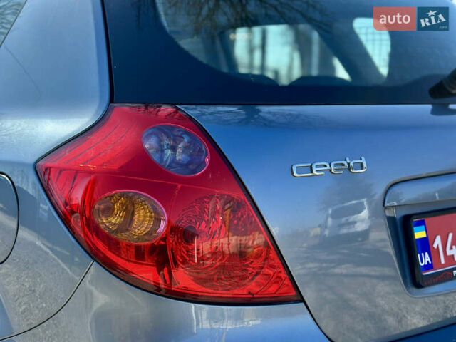 Синий Киа Сид, объемом двигателя 1.4 л и пробегом 226 тыс. км за 5900 $, фото 15 на Automoto.ua