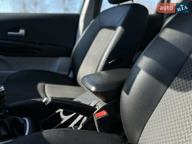 Синий Киа Сид, объемом двигателя 1.4 л и пробегом 226 тыс. км за 5900 $, фото 37 на Automoto.ua