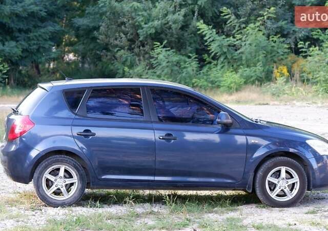 Синий Киа Сид, объемом двигателя 1.6 л и пробегом 230 тыс. км за 5999 $, фото 4 на Automoto.ua