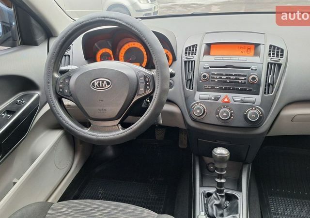 Синий Киа Сид, объемом двигателя 1.4 л и пробегом 117 тыс. км за 5750 $, фото 16 на Automoto.ua