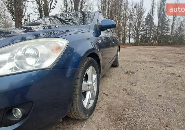 Синій Кіа Сід, об'ємом двигуна 2 л та пробігом 146 тис. км за 6000 $, фото 2 на Automoto.ua