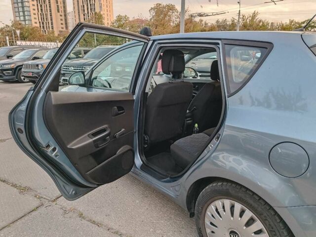 Синий Киа Сид, объемом двигателя 1.6 л и пробегом 234 тыс. км за 6290 $, фото 12 на Automoto.ua
