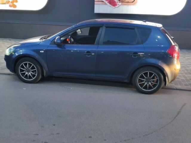 Синий Киа Сид, объемом двигателя 1.6 л и пробегом 400 тыс. км за 3199 $, фото 1 на Automoto.ua