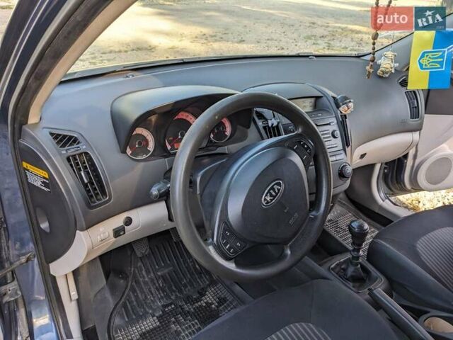 Синий Киа Сид, объемом двигателя 1.6 л и пробегом 230 тыс. км за 5999 $, фото 33 на Automoto.ua