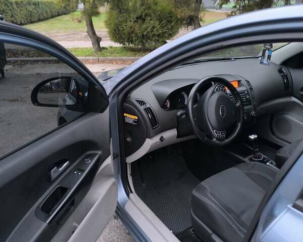 Синій Кіа Сід, об'ємом двигуна 1.59 л та пробігом 227 тис. км за 5400 $, фото 7 на Automoto.ua