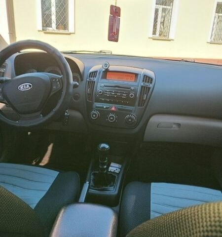 Синий Киа Сид, объемом двигателя 1.59 л и пробегом 348 тыс. км за 4500 $, фото 9 на Automoto.ua