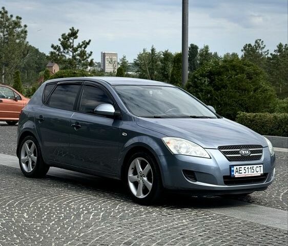 Синий Киа Сид, объемом двигателя 0 л и пробегом 220 тыс. км за 4800 $, фото 6 на Automoto.ua