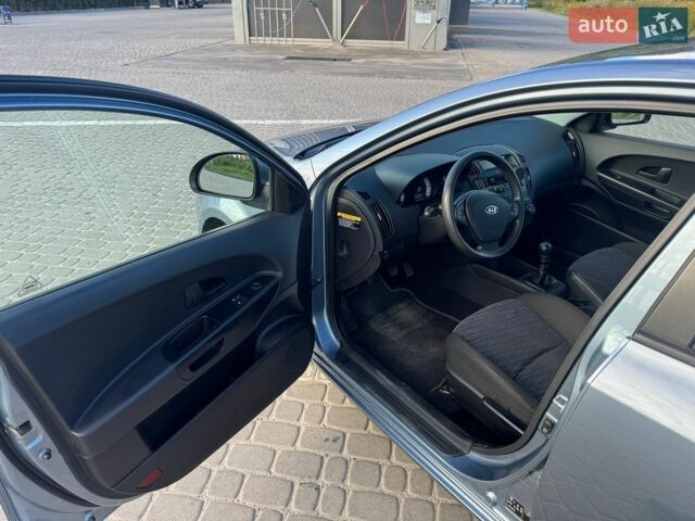Синий Киа Сид, объемом двигателя 1.6 л и пробегом 292 тыс. км за 6000 $, фото 30 на Automoto.ua