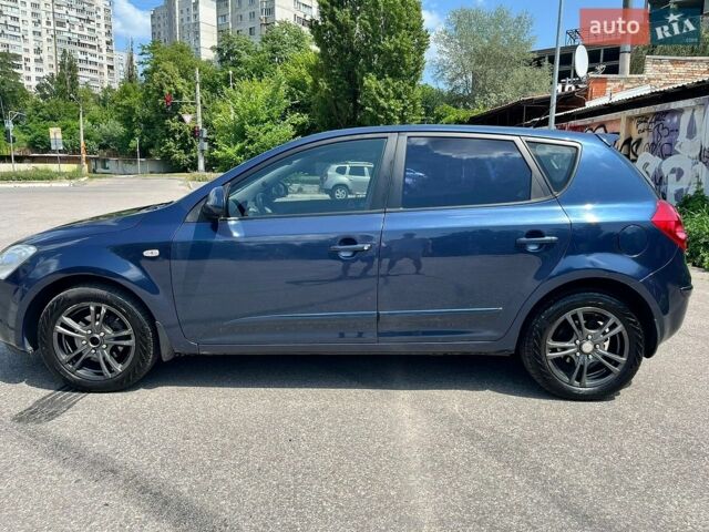 Синий Киа Сид, объемом двигателя 1.6 л и пробегом 377 тыс. км за 5500 $, фото 7 на Automoto.ua