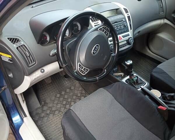 Синий Киа Сид, объемом двигателя 1.6 л и пробегом 106 тыс. км за 6300 $, фото 3 на Automoto.ua