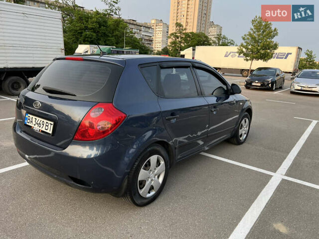 Синий Киа Сид, объемом двигателя 1.6 л и пробегом 380 тыс. км за 5000 $, фото 4 на Automoto.ua