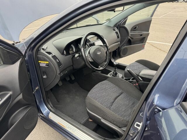 Синий Киа Сид, объемом двигателя 1.6 л и пробегом 242 тыс. км за 5800 $, фото 22 на Automoto.ua