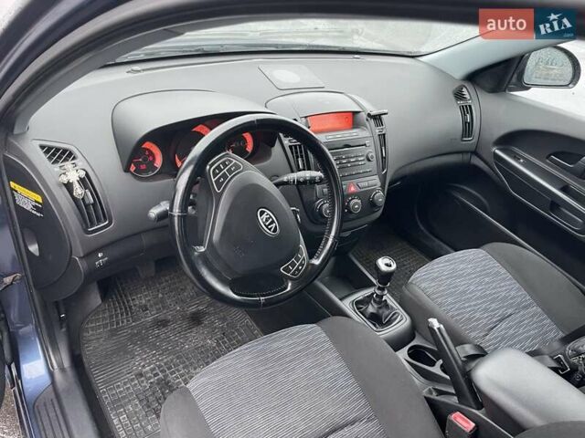 Синій Кіа Сід, об'ємом двигуна 1.6 л та пробігом 225 тис. км за 4999 $, фото 2 на Automoto.ua