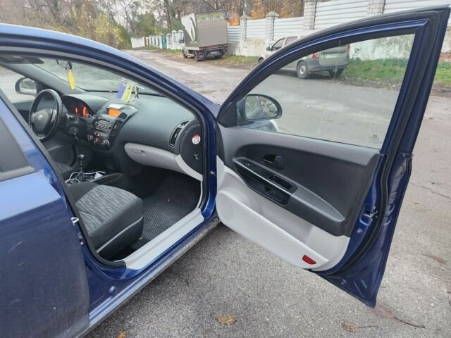 Кіа Сід 2008 у Полтаві на Automoto.ua Синій Кіа Сід, об'ємом двигуна 1.4 л та пробігом 191 тис. км за 4800 $, фото 13 на Automoto.ua