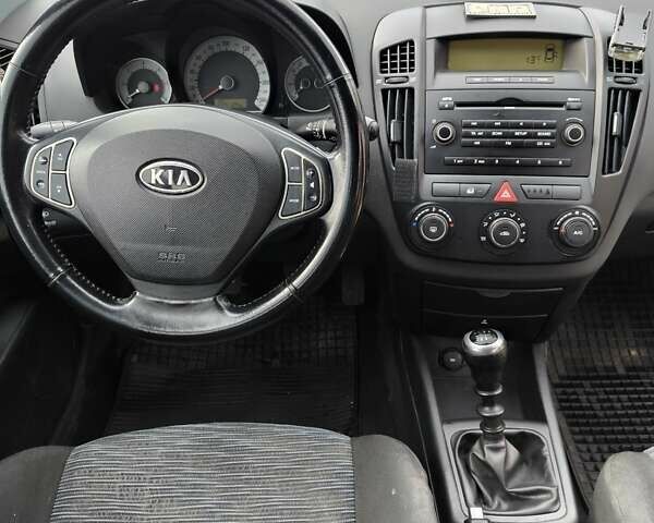 Синій Кіа Сід, об'ємом двигуна 1.58 л та пробігом 320 тис. км за 5100 $, фото 3 на Automoto.ua