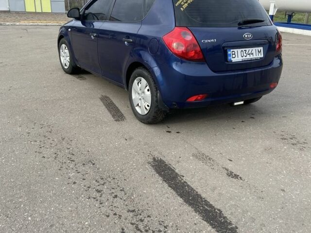 Синий Киа Сид, объемом двигателя 1.4 л и пробегом 290 тыс. км за 3800 $, фото 3 на Automoto.ua