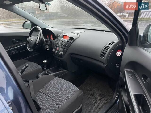 Синій Кіа Сід, об'ємом двигуна 1.6 л та пробігом 225 тис. км за 4999 $, фото 4 на Automoto.ua