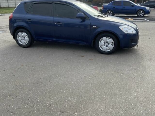 Синий Киа Сид, объемом двигателя 1.4 л и пробегом 290 тыс. км за 3800 $, фото 1 на Automoto.ua