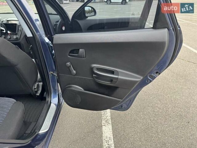 Синій Кіа Сід, об'ємом двигуна 1.58 л та пробігом 252 тис. км за 5800 $, фото 9 на Automoto.ua