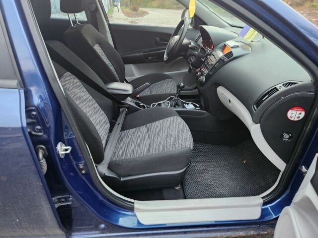 Кіа Сід 2008 у Полтаві на Automoto.ua Синій Кіа Сід, об'ємом двигуна 1.4 л та пробігом 191 тис. км за 4800 $, фото 14 на Automoto.ua