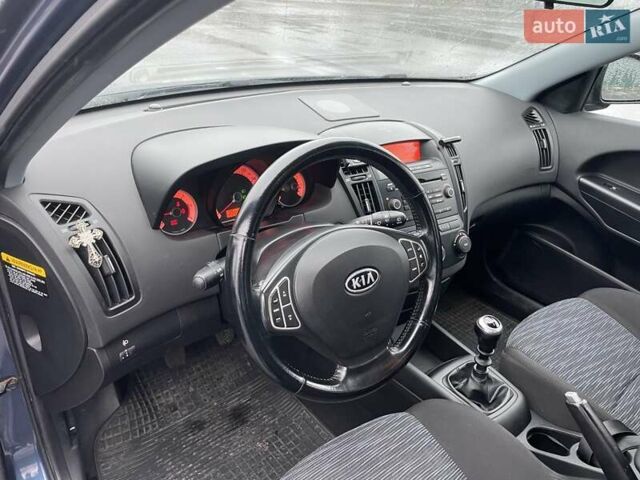 Синій Кіа Сід, об'ємом двигуна 1.6 л та пробігом 225 тис. км за 4999 $, фото 3 на Automoto.ua