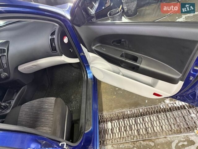 Синій Кіа Сід, об'ємом двигуна 1.4 л та пробігом 145 тис. км за 6000 $, фото 13 на Automoto.ua