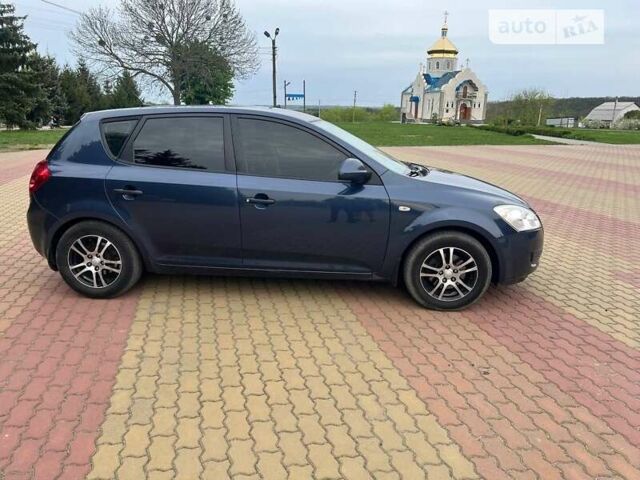 Синій Кіа Сід, об'ємом двигуна 0 л та пробігом 210 тис. км за 5500 $, фото 2 на Automoto.ua