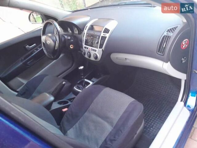 Синій Кіа Сід, об'ємом двигуна 1.6 л та пробігом 270 тис. км за 4500 $, фото 4 на Automoto.ua
