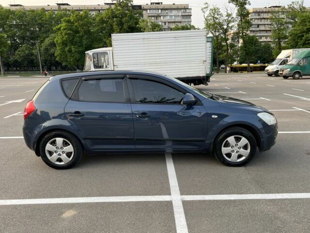 Синий Киа Сид, объемом двигателя 1.6 л и пробегом 370 тыс. км за 4350 $, фото 2 на Automoto.ua