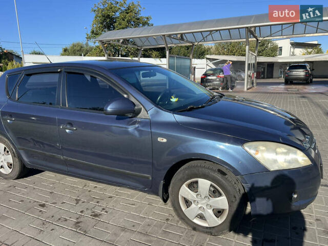 Синий Киа Сид, объемом двигателя 1.59 л и пробегом 380 тыс. км за 4750 $, фото 5 на Automoto.ua
